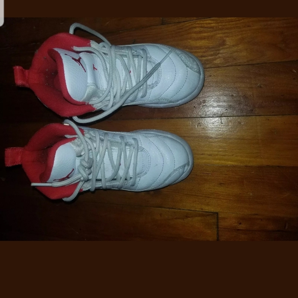 Air Jordan retro 12 white and red FIBA size 11c